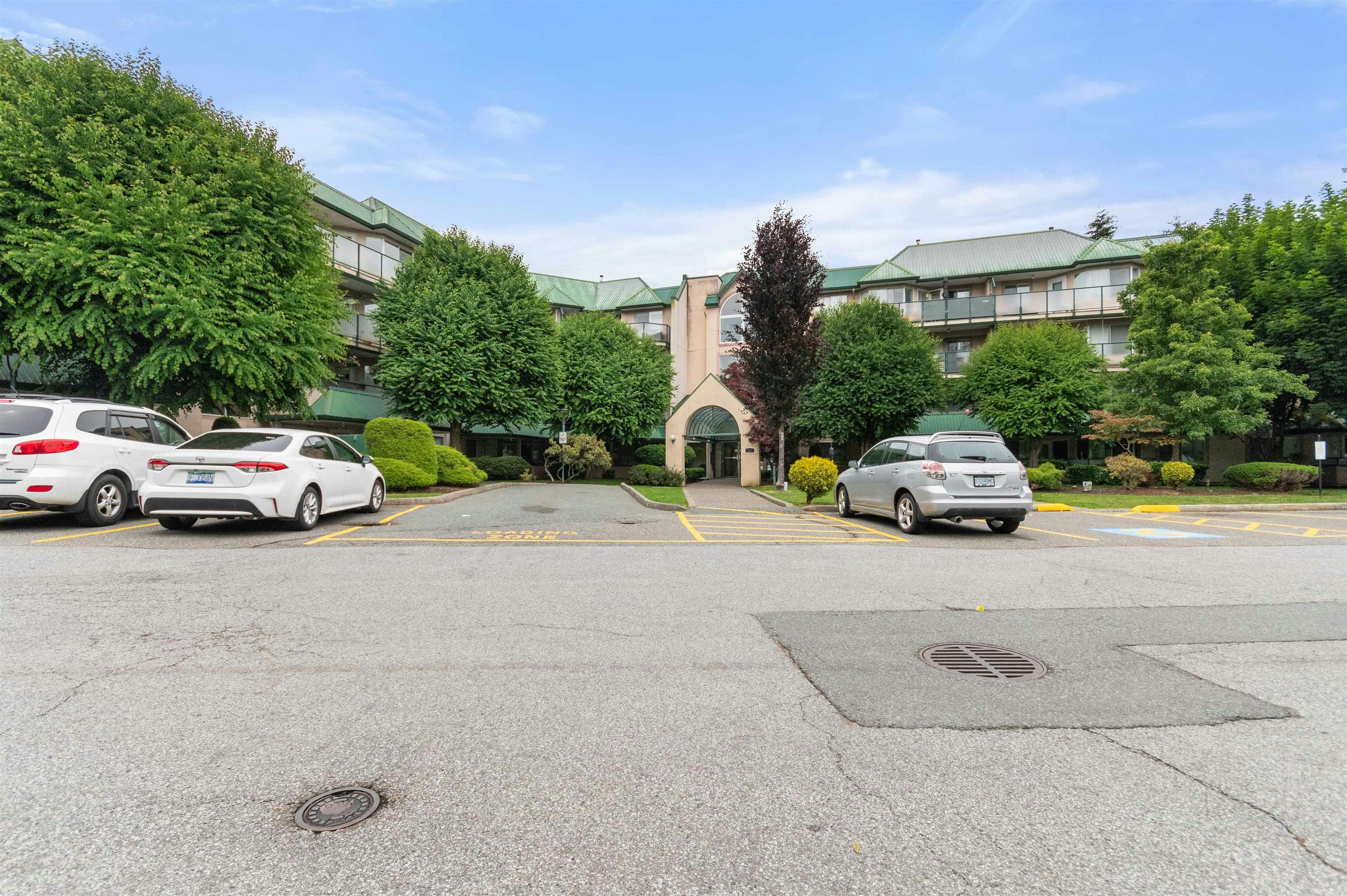 311-2964 Trethewey Street - 4