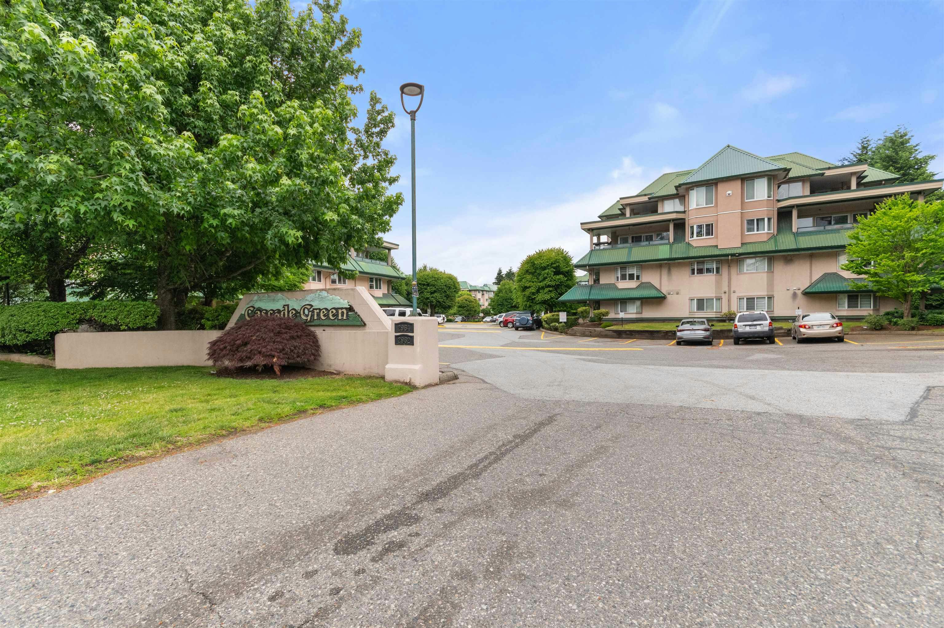 311-2964 Trethewey Street - 2