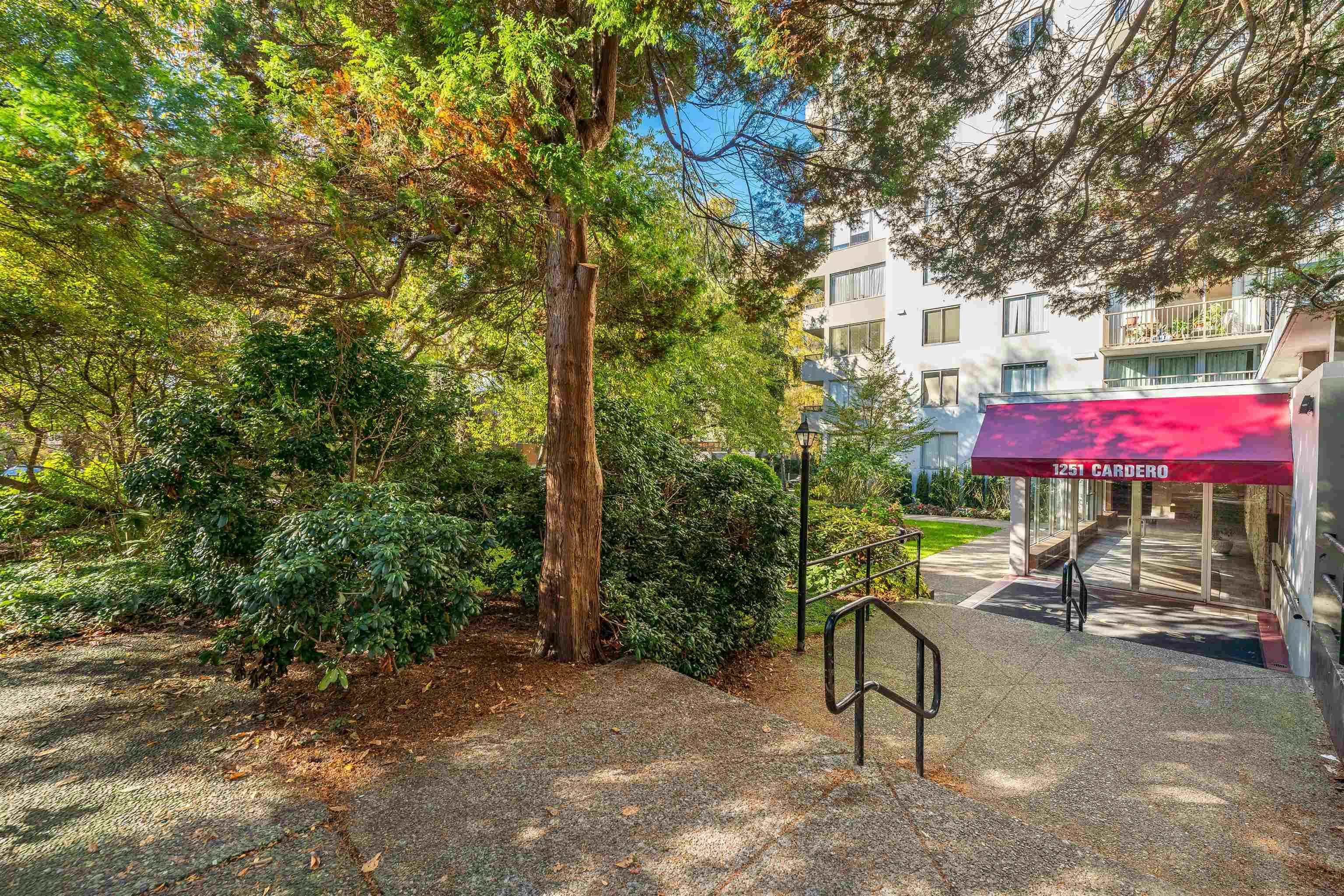 605-1251 Cardero Street, Vancouver, BC, V6G 2H9 - 24