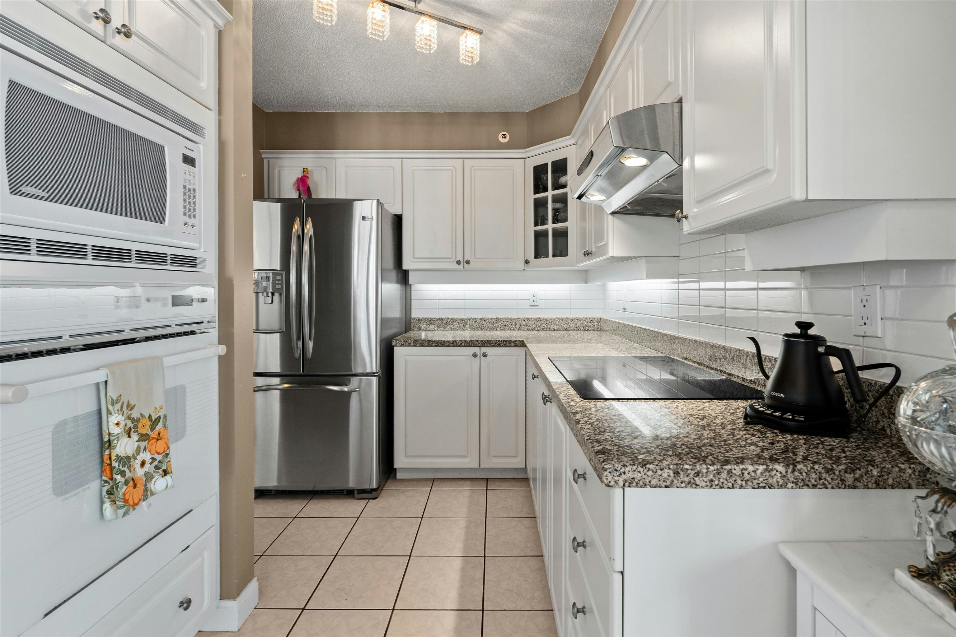 12D-328 Taylor Way, West Vancouver, BC, V7T 2Y1 - 17