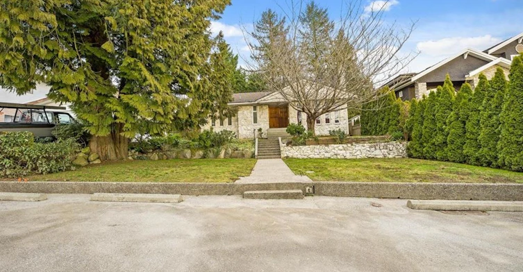 376 N Ranelagh Avenue, Burnaby, BC, V5B 1H8 - 9