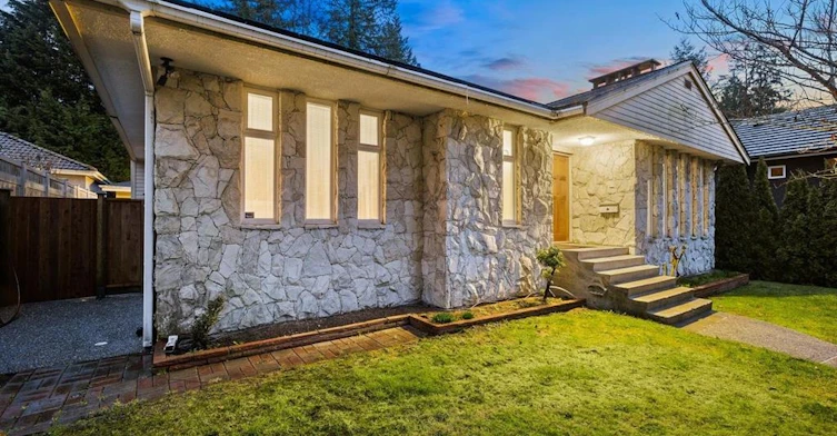 376 N Ranelagh Avenue, Burnaby, BC, V5B 1H8 - 3