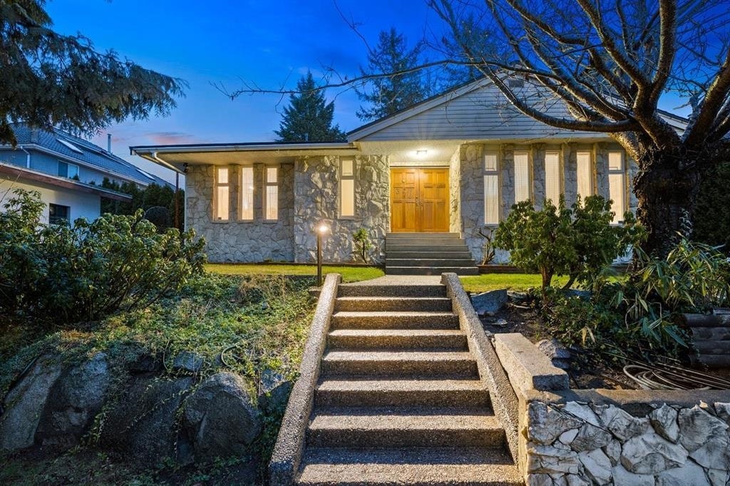 376 N Ranelagh Avenue, Burnaby, BC, V5B 1H8 - 2
