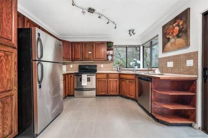 2628 Mclaughlin Court, Coquitlam, BC, V3B 6K4 - 4