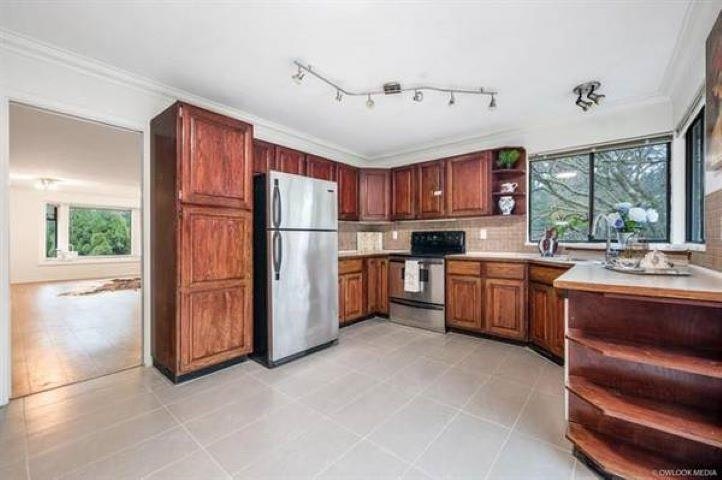 2628 Mclaughlin Court, Coquitlam, BC, V3B 6K4 - 5