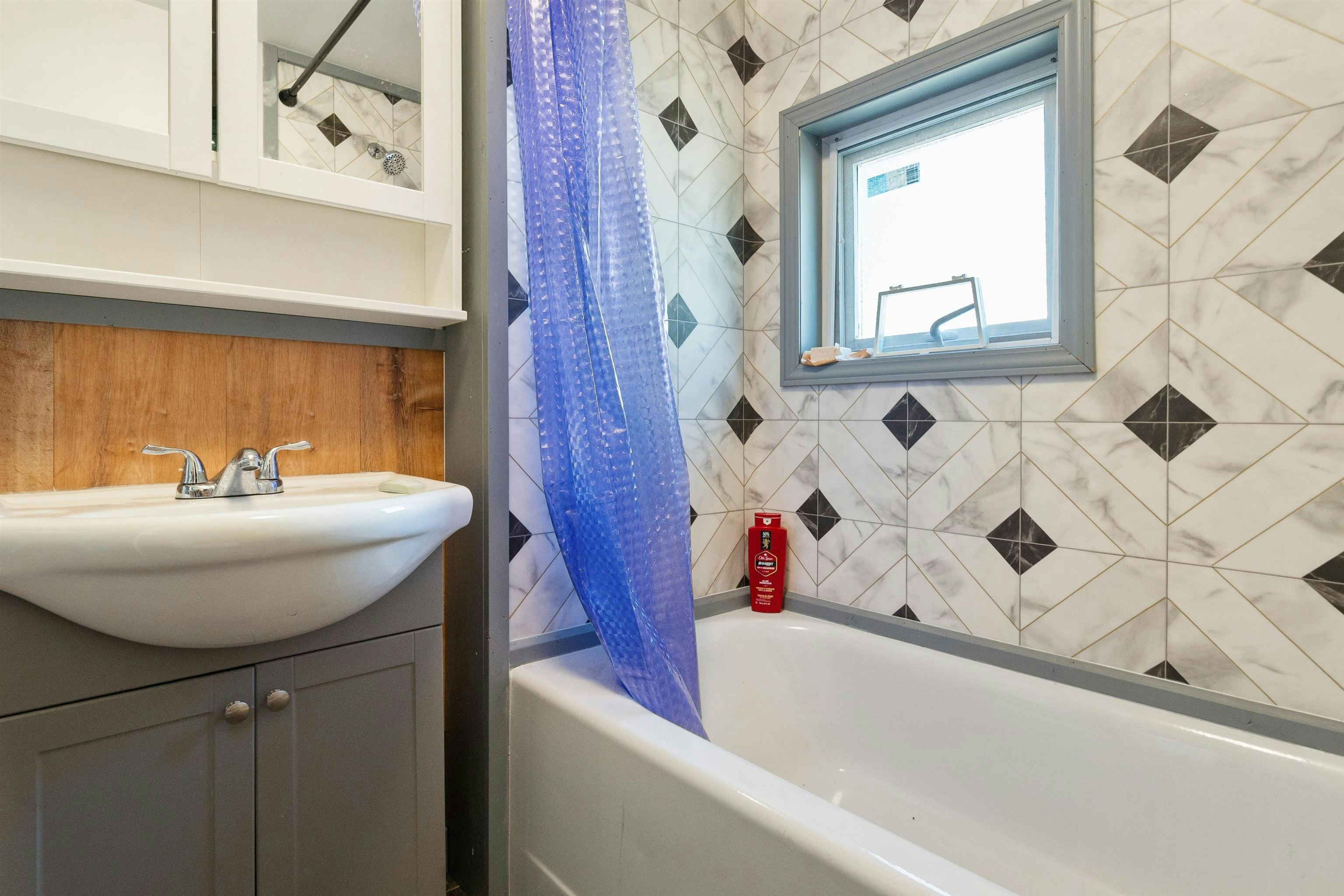 944 3rd Avenue, Hope, BC, V0X 1L0 - 9