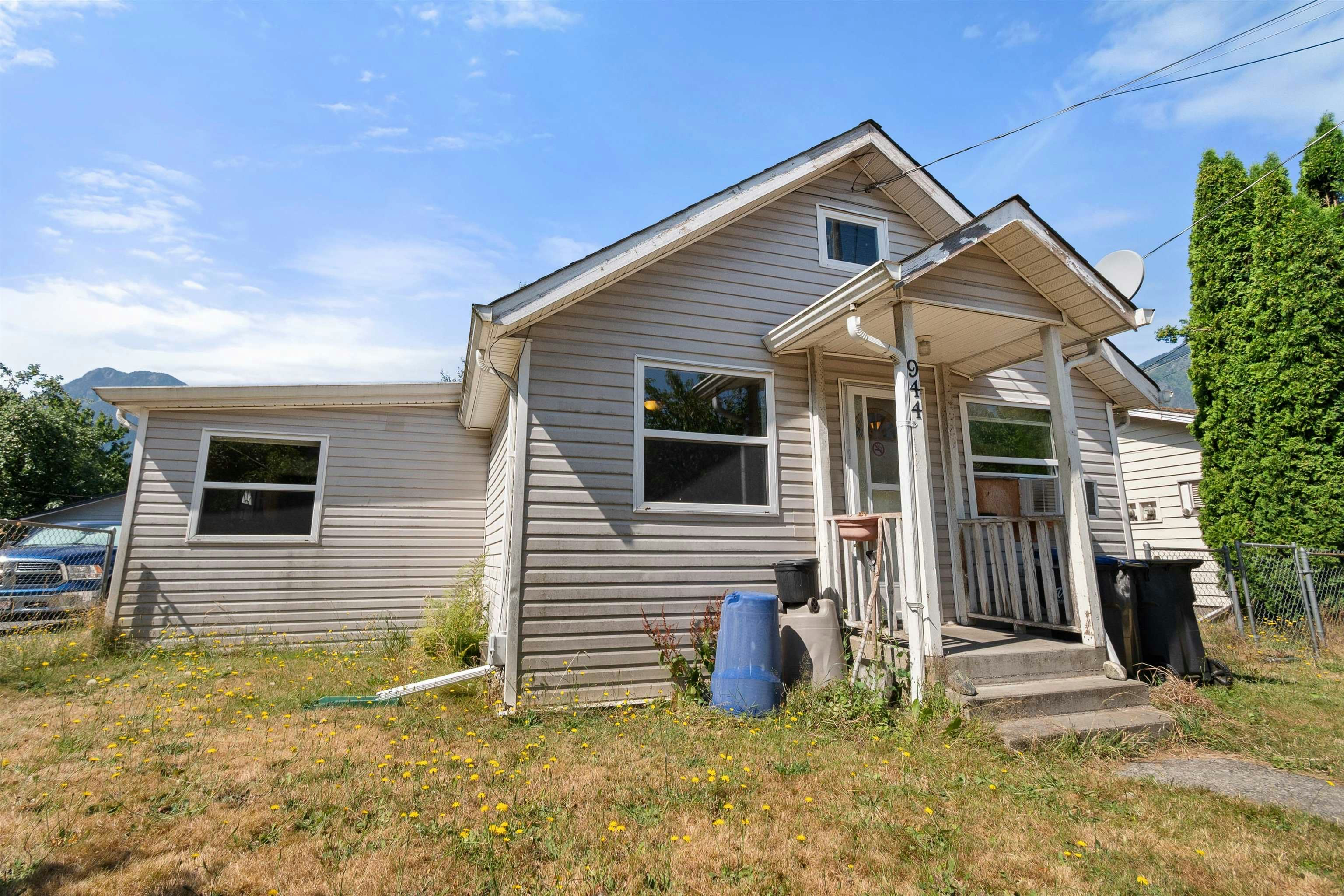944 3rd Avenue - 2