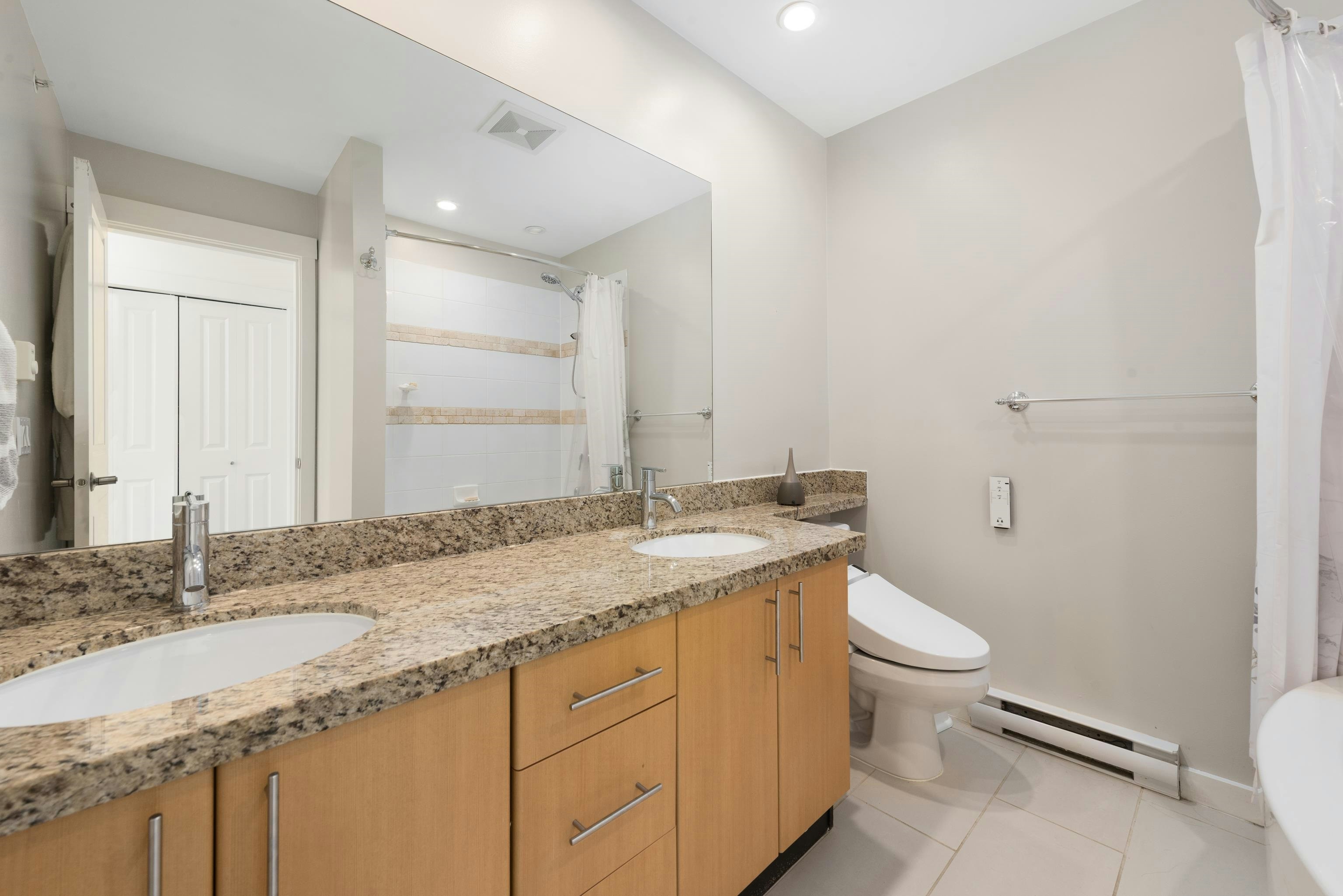 319 W 59th Avenue, Vancouver, BC, V5X 1X3 - 21