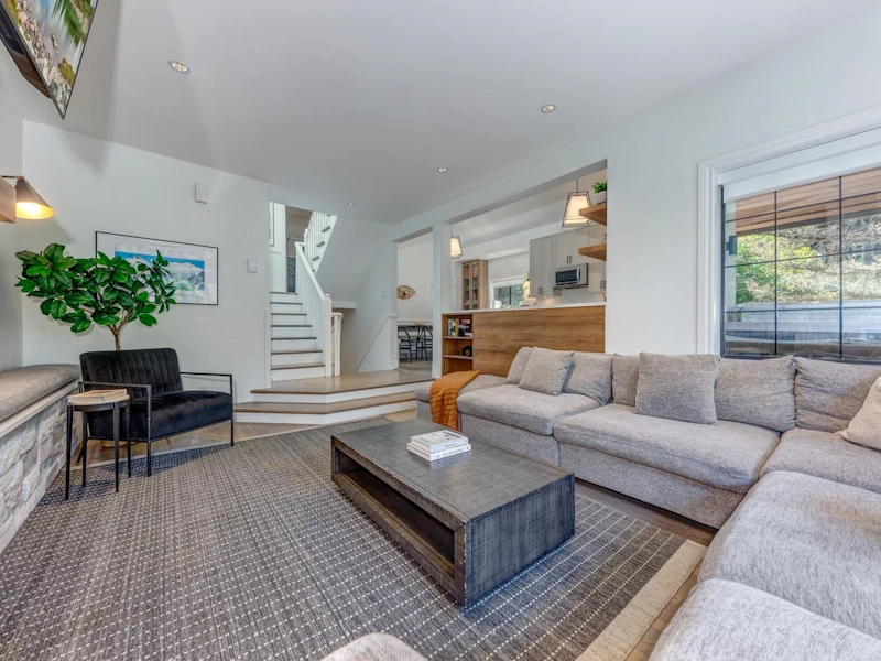 2212 Gondola Way, Whistler BC V0N 1B2