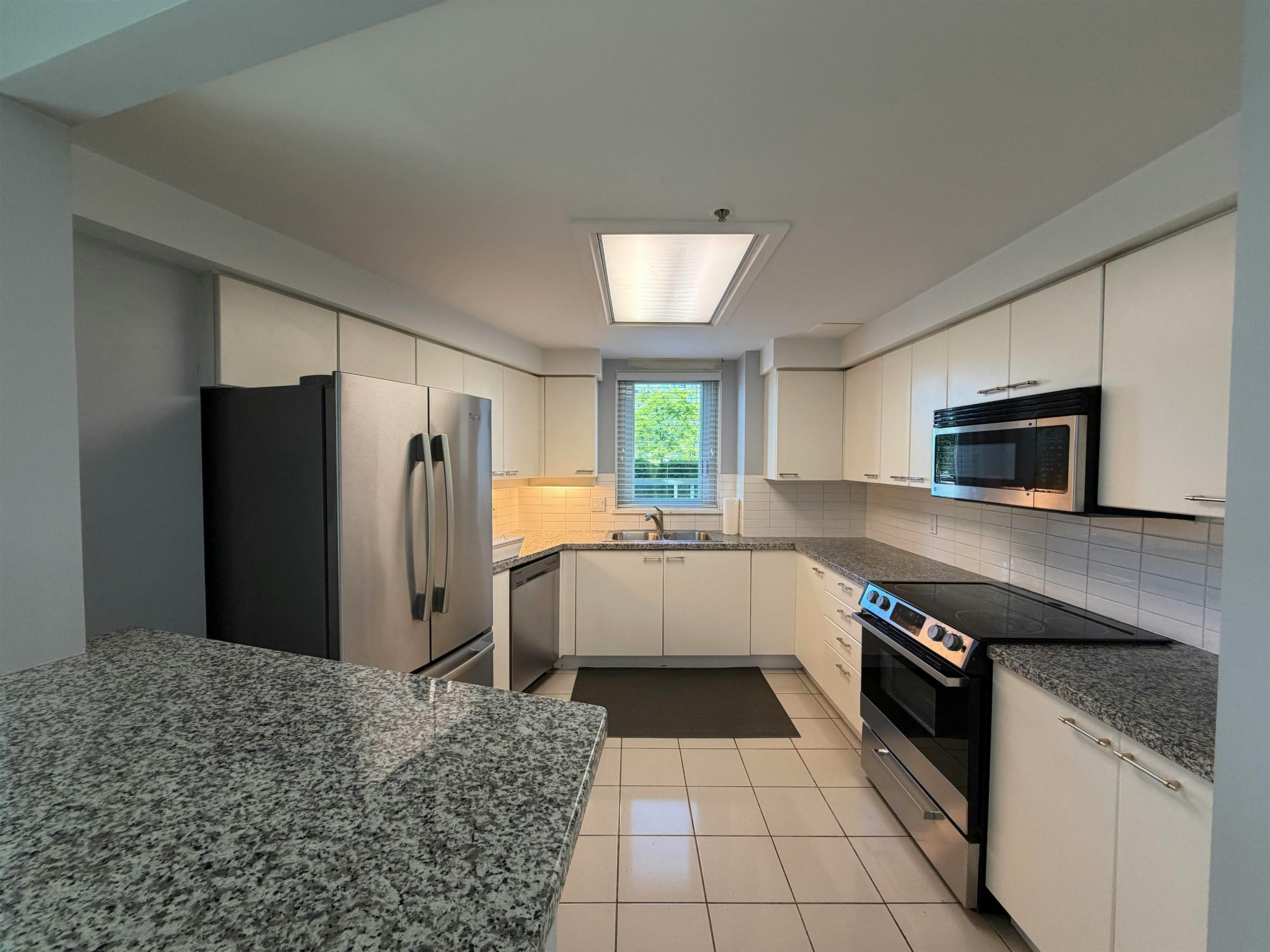 105-388 Drake Street, Vancouver, BC, V6B 6A8