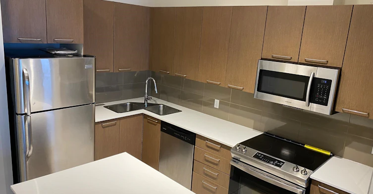 404-10822 City Parkway, Surrey, BC, V3T 5X9 - 3