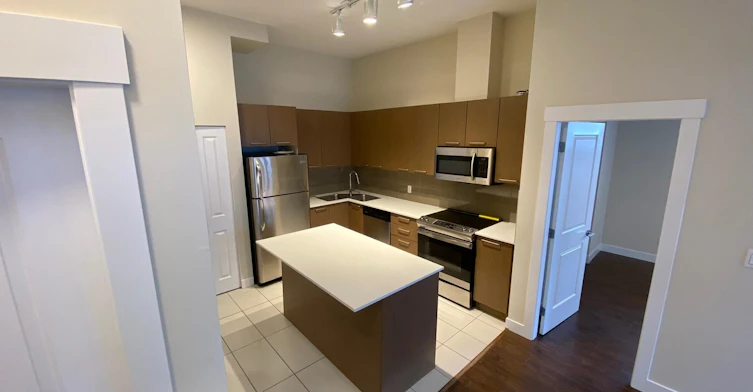 404-10822 City Parkway, Surrey, BC, V3T 5X9 - 4