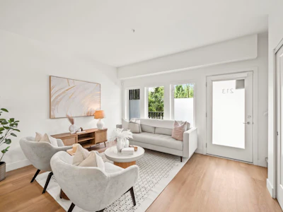 213-1306 Laval Square - 2