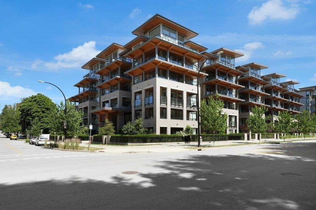 421-7588 16th Street, Burnaby, BC, V3N 0H8