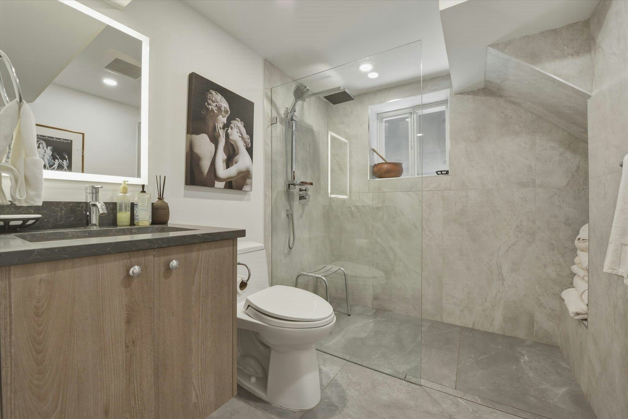 647 Prior Street, Vancouver, BC, V6A 2G7 - 29