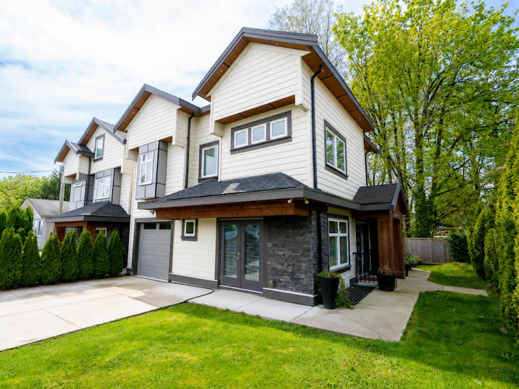 970 Rochester Avenue, Coquitlam, BC, V3K 2J3