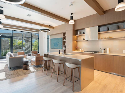 306-1500 Scott Crescent - 5