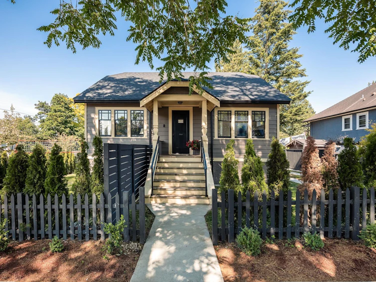 631 Second Street, New Westminster, BC, V3L 2M6