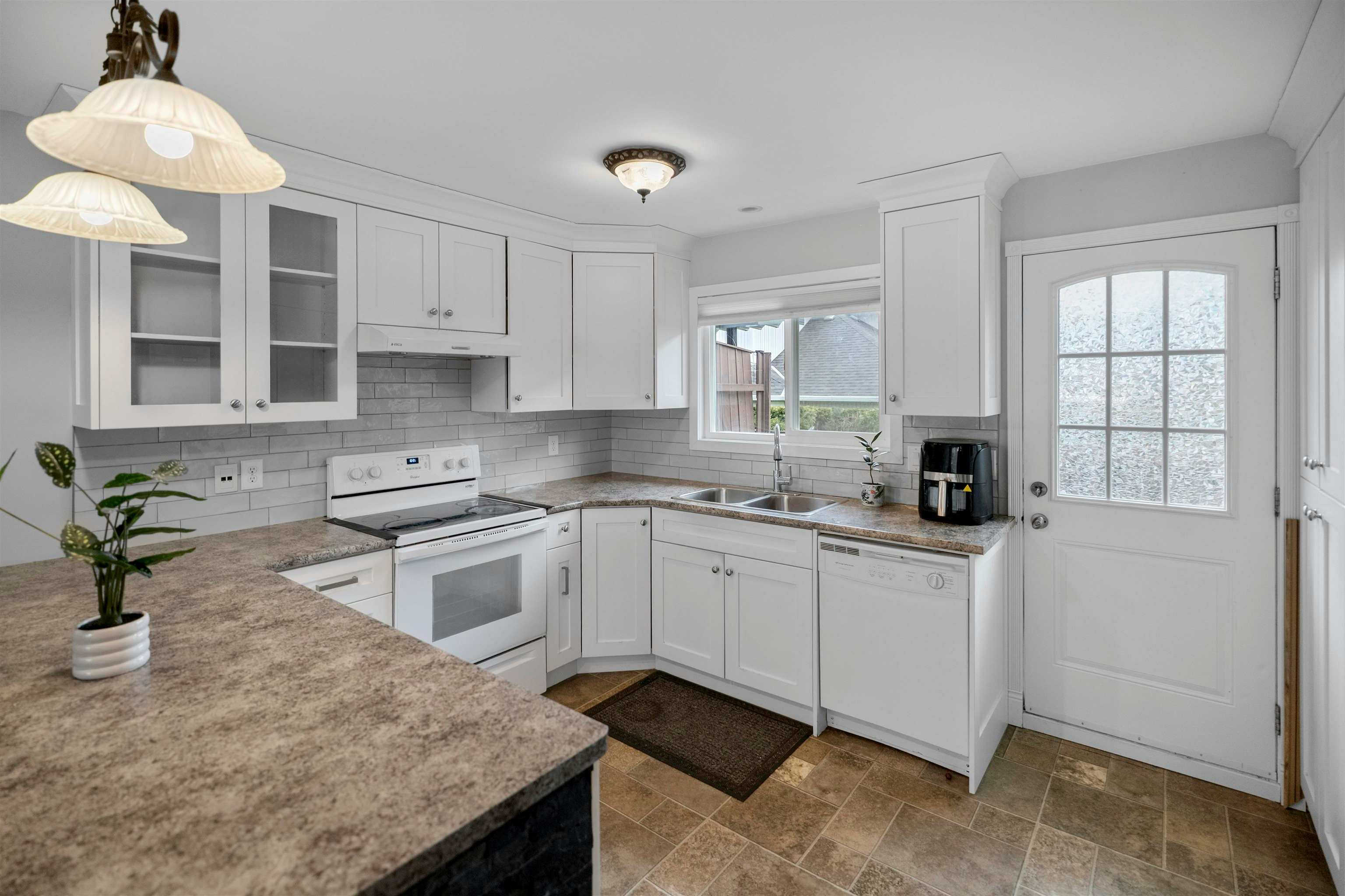 A-46538 Rolinde Crescent, Chilliwack, BC, V2P 6X5
