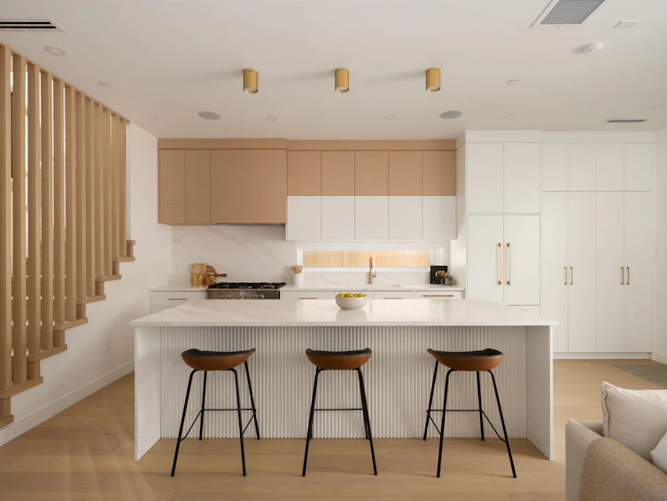 1-810 E 22nd Avenue, Vancouver, BC, V5V 1V7 - 3
