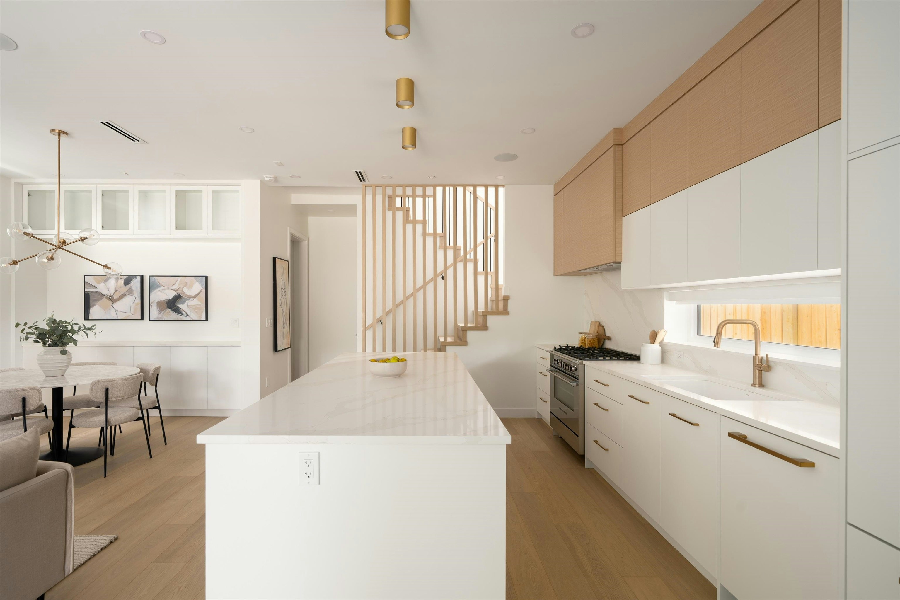 1-810 E 22nd Avenue, Vancouver, BC, V5V 1V7 - 4