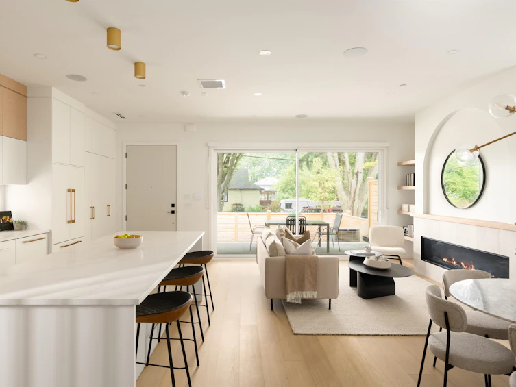 1-810 E 22nd Avenue, Vancouver, BC, V5V 1V7 - 5