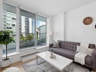 531-2220 Kingsway Street - 3