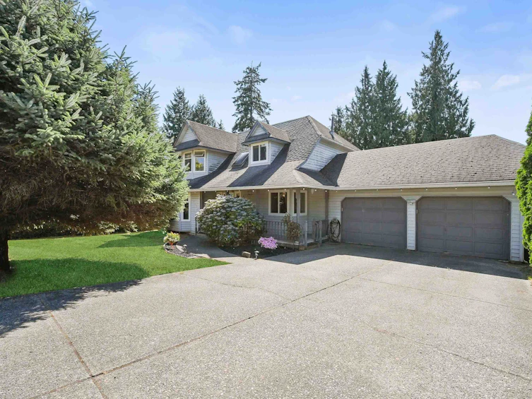 6083 181a Street, Surrey, BC, V3S 4M1
