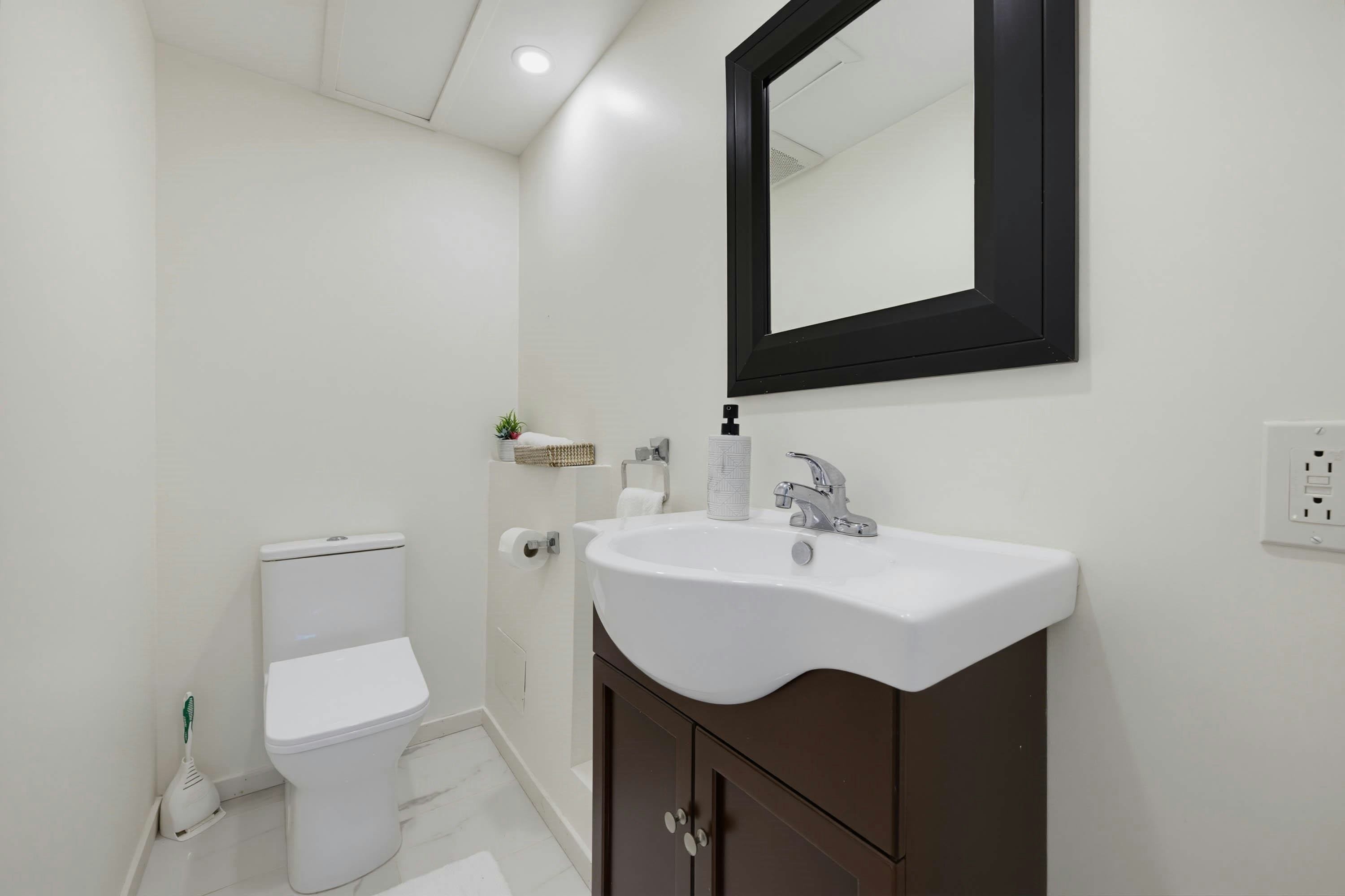 856 55a Street, Delta, BC, V4M 3M4 - 15