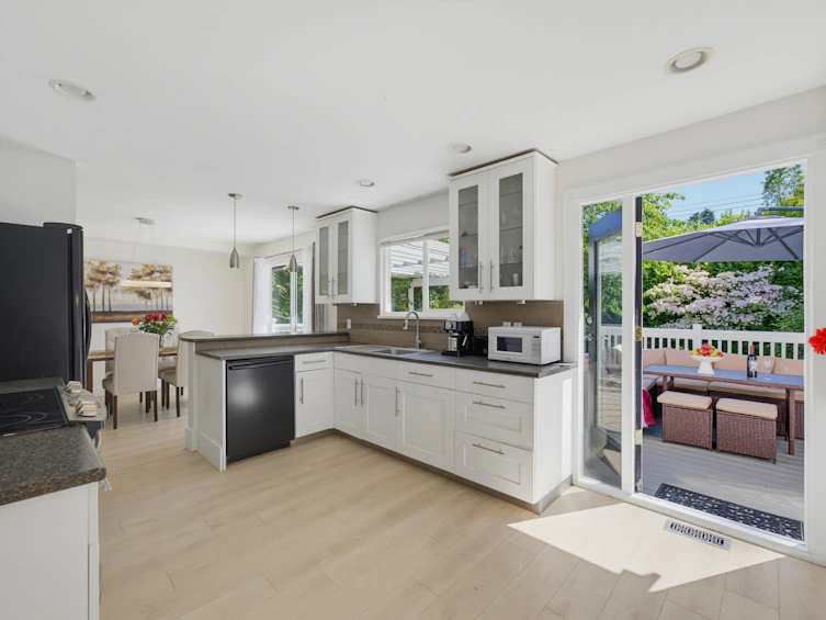 856 55a Street, Delta, BC, V4M 3M4 - 6