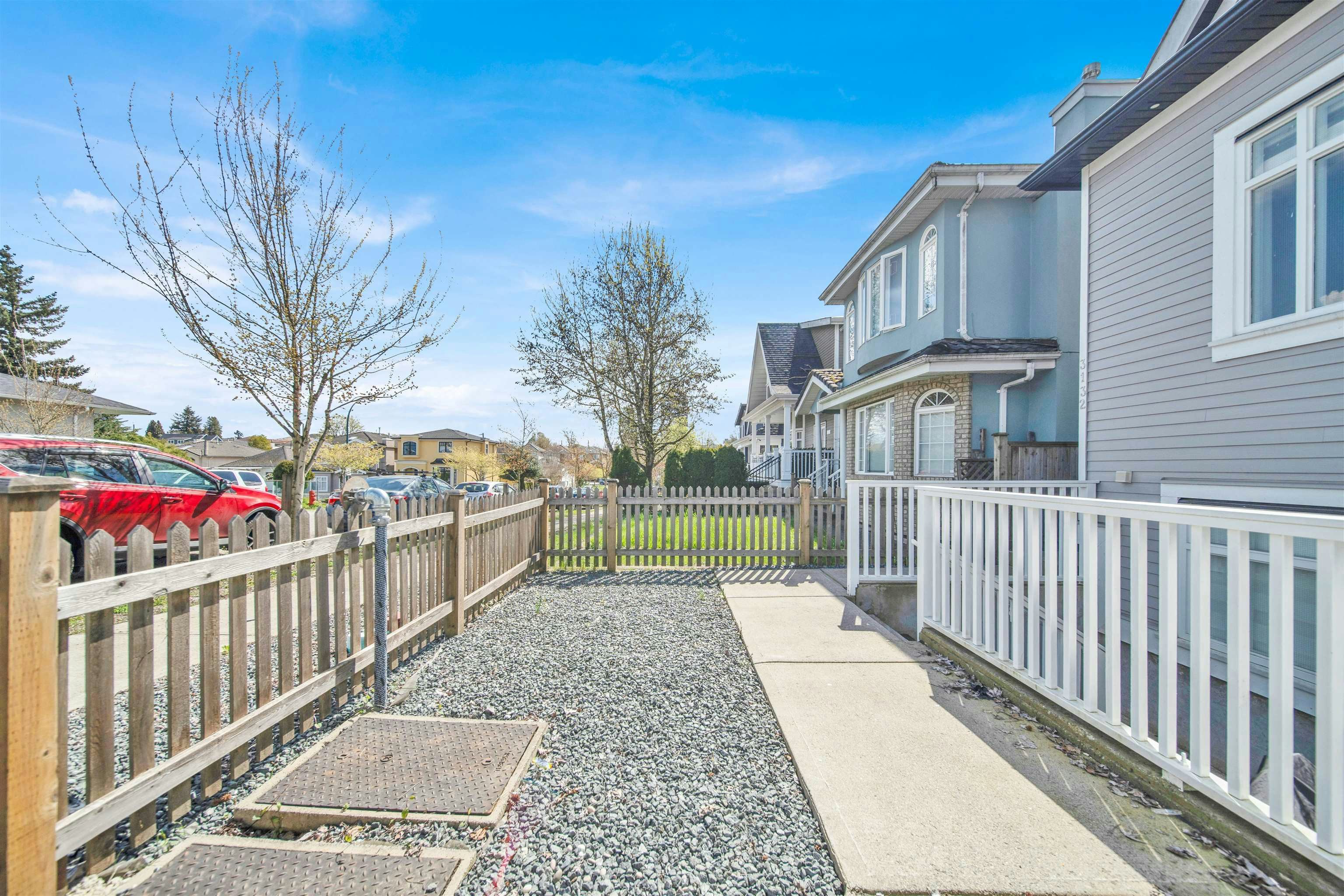 3128 Kings Avenue, Vancouver, BC, V5R 4T4 - 23