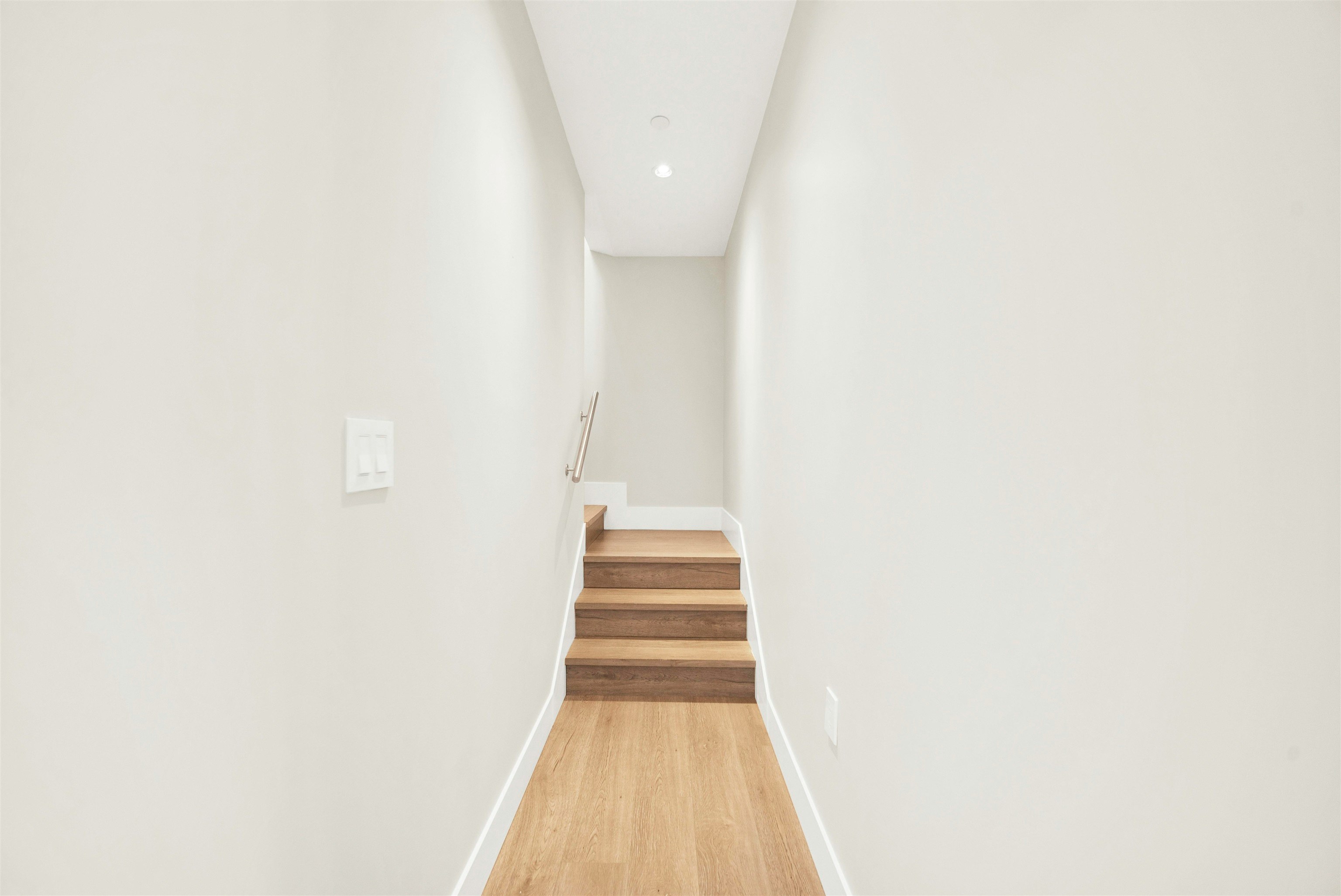 3128 Kings Avenue, Vancouver, BC, V5R 4T4 - 9