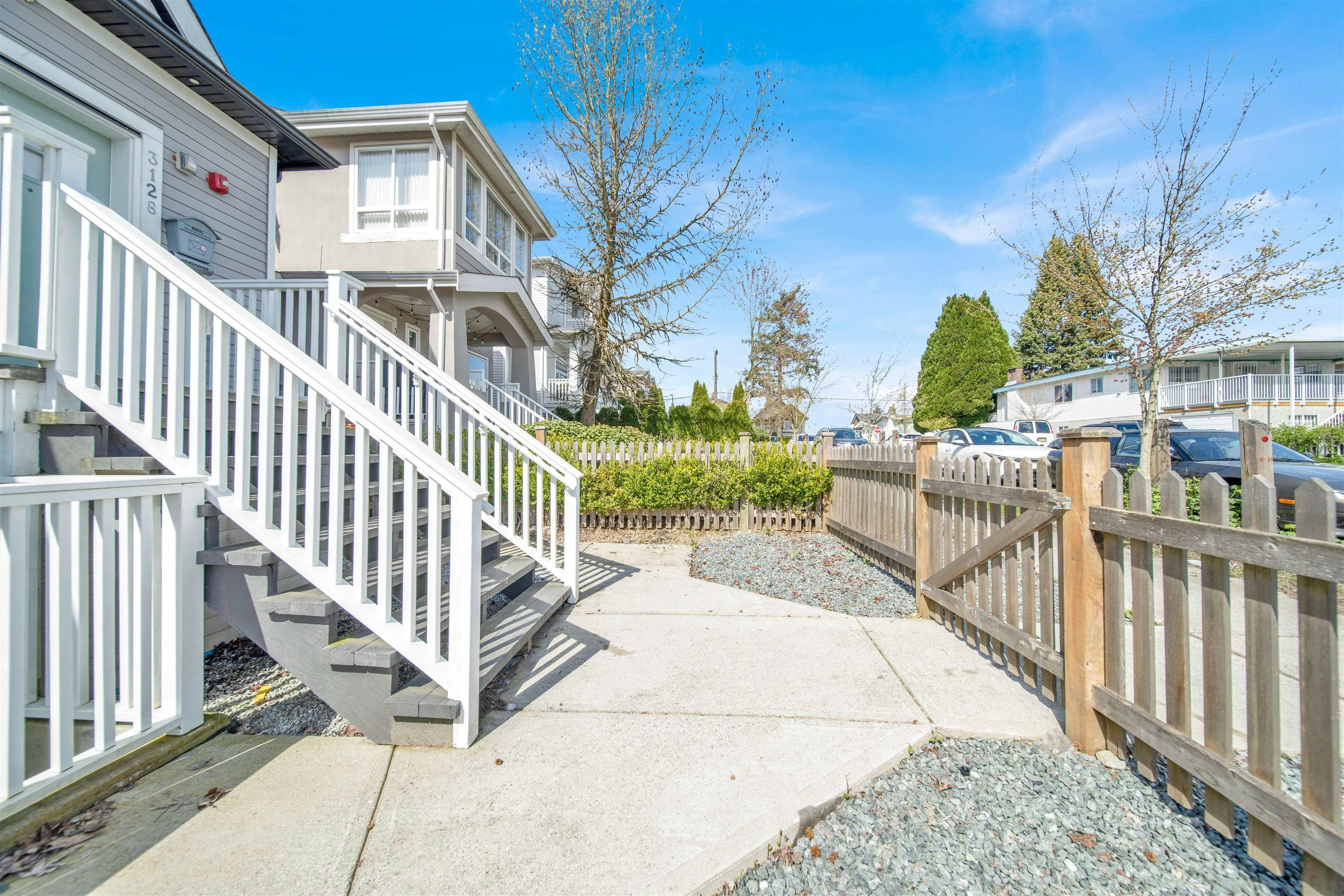 3128 Kings Avenue, Vancouver, BC, V5R 4T4 - 24