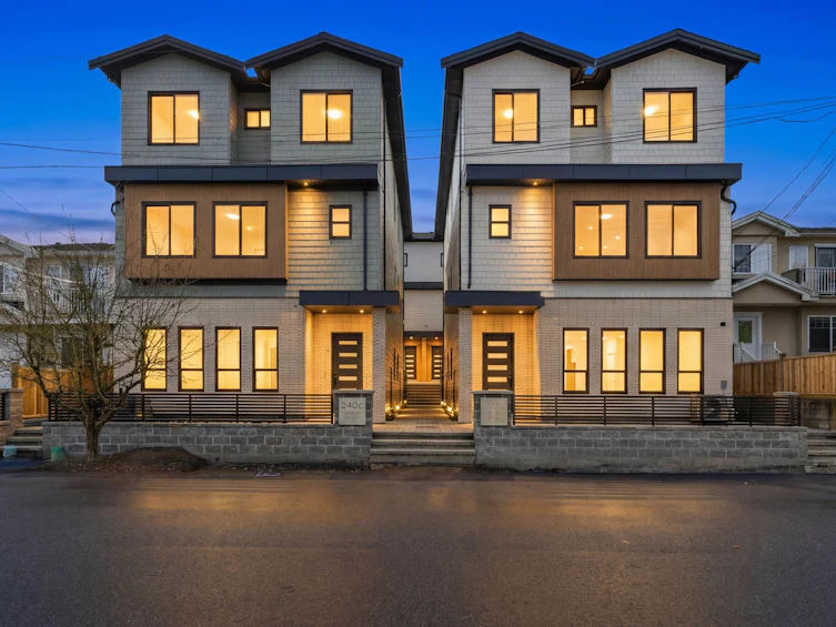 1-5406 Manor Street, Burnaby, BC, V5G 1B7