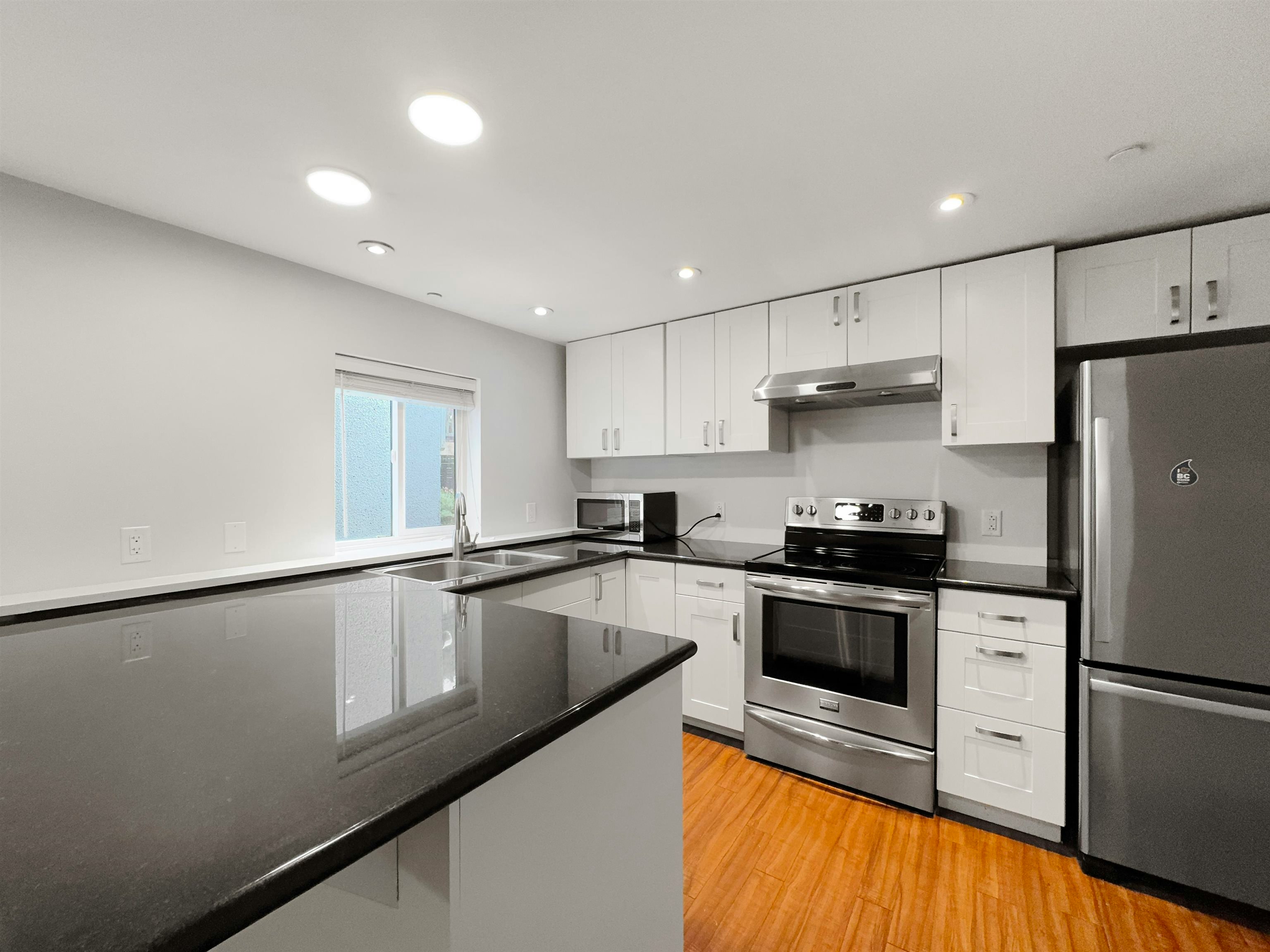 3440 W 26th Avenue, Vancouver, BC, V6S 1N5 - 2