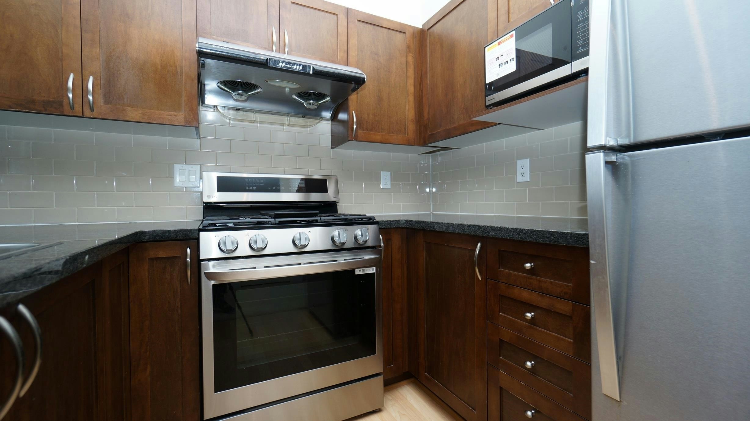 411-2388 Western Parkway, Vancouver, BC, V6T 2K4 - 2