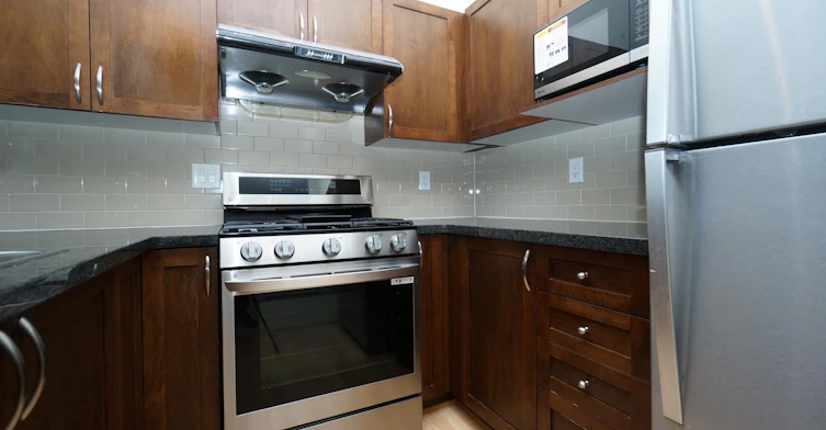 411-2388 Western Parkway, Vancouver, BC, V6T 2K4 - 2