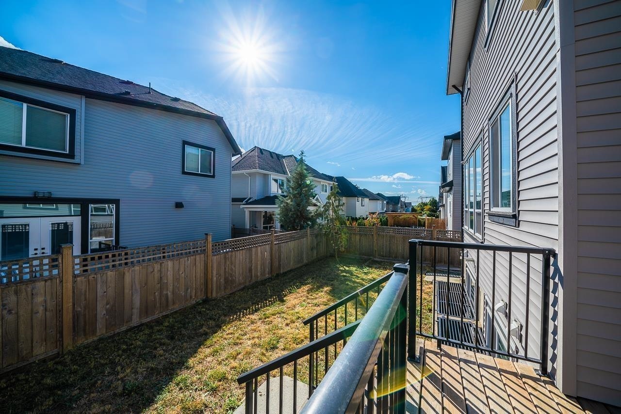 18070 67 Avenue, Surrey, BC, V3S 8C3 - 39