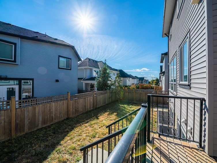 18070 67 Avenue, Surrey, BC, V3S 8C3 - 39