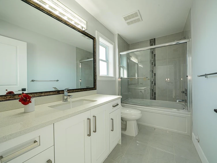 18070 67 Avenue, Surrey, BC, V3S 8C3 - 23