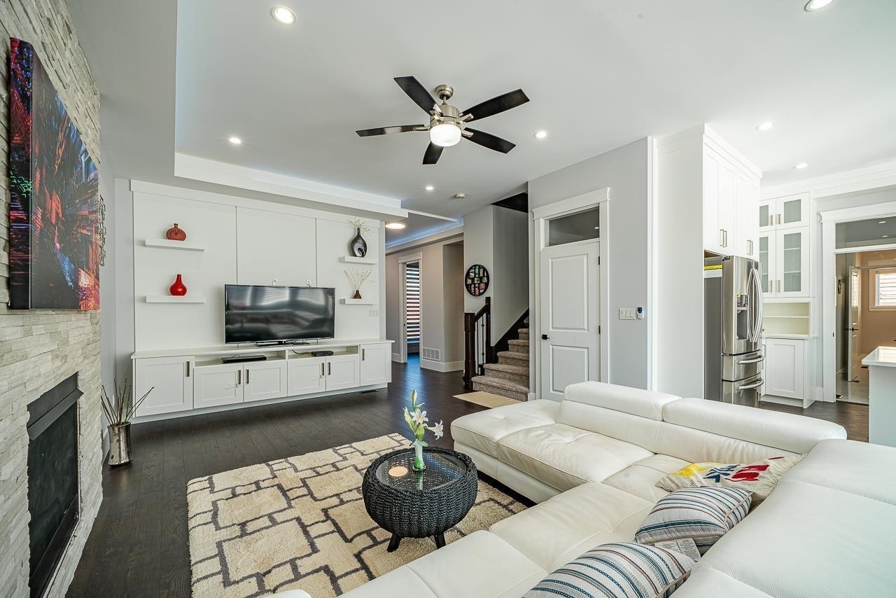 18070 67 Avenue, Surrey, BC, V3S 8C3 - 8