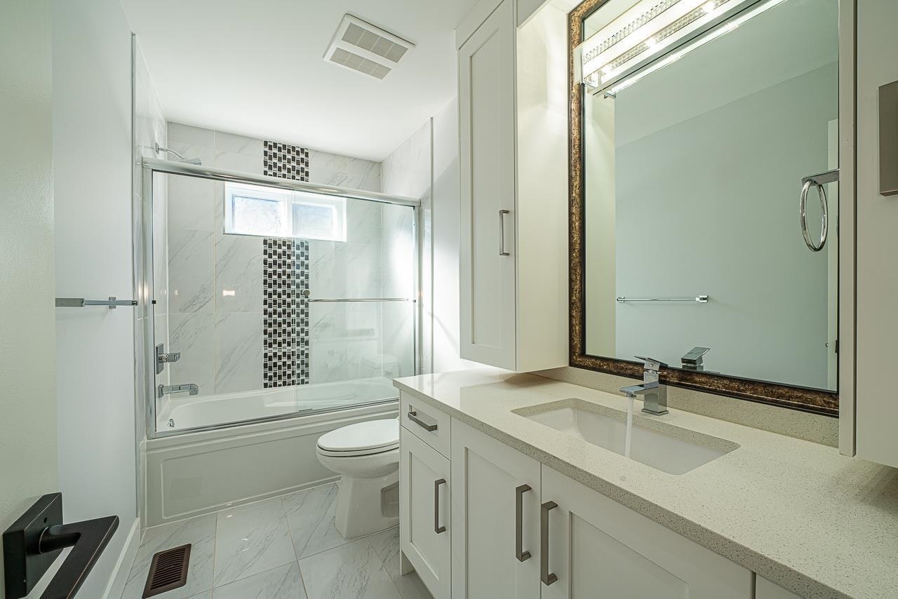 18070 67 Avenue, Surrey, BC, V3S 8C3 - 17