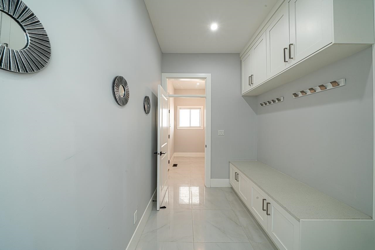 18070 67 Avenue, Surrey, BC, V3S 8C3 - 16