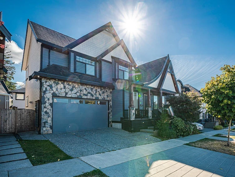 18070 67 Avenue, Surrey, BC, V3S 8C3 - 2