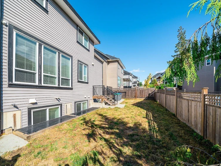 18070 67 Avenue, Surrey, BC, V3S 8C3 - 38