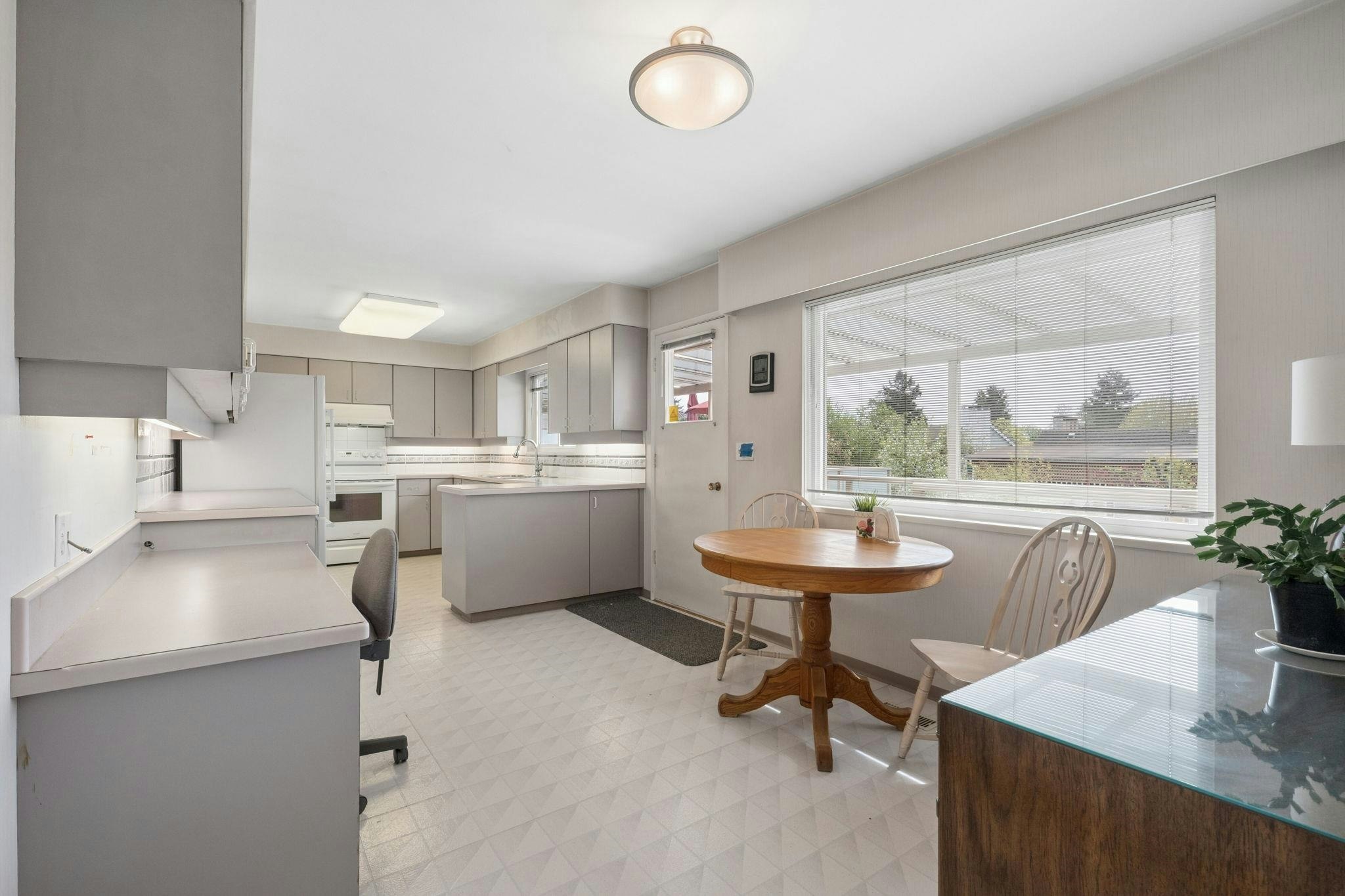 66 Courtney Crescent, New Westminster, BC, V3L 4M2 - 7