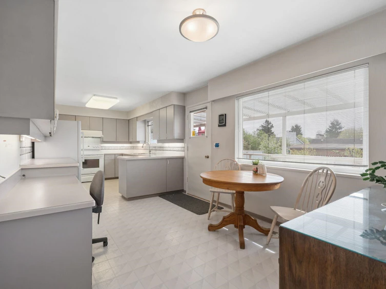 66 Courtney Crescent, New Westminster, BC, V3L 4M2 - 7