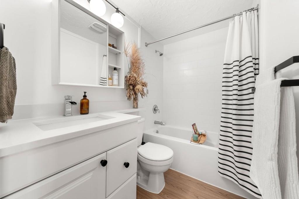 312-360 E 2nd Street, North Vancouver, BC, V7L 4N6 - 16