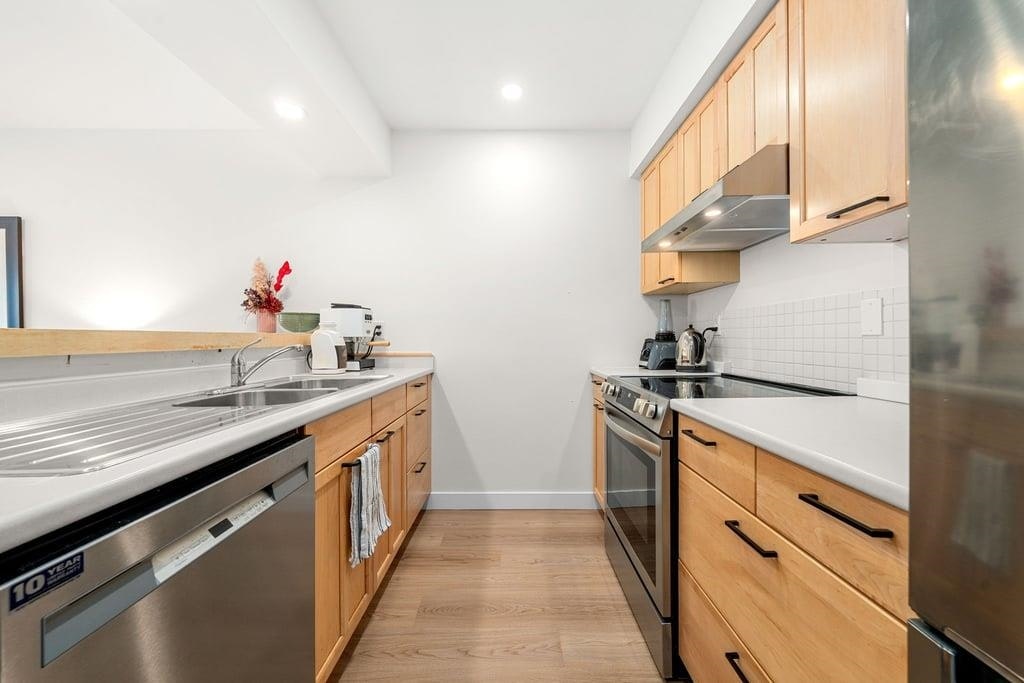 312-360 E 2nd Street, North Vancouver, BC, V7L 4N6 - 9