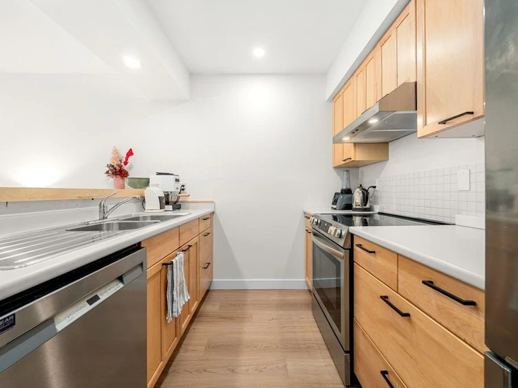312-360 E 2nd Street, North Vancouver, BC, V7L 4N6 - 9